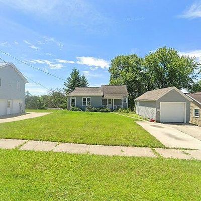 203 E 4 Th St, Anamosa, IA 52205