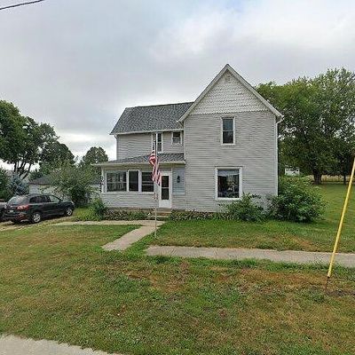 205 E Third St, Leaf River, IL 61047