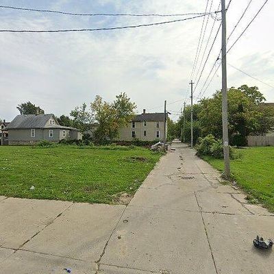 2463 N 21 St St, Milwaukee, WI 53206