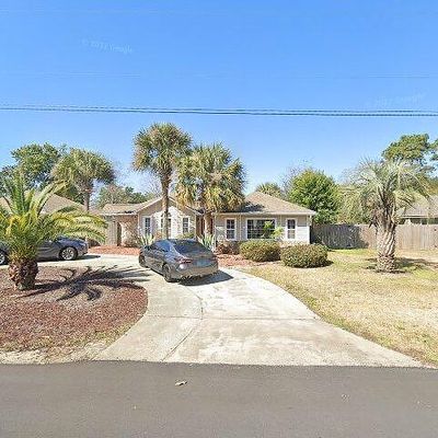 2561 Oleander Dr, Navarre, FL 32566