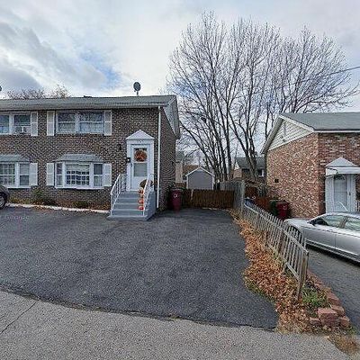 23 Hillcrest Dr, Lowell, MA 01851