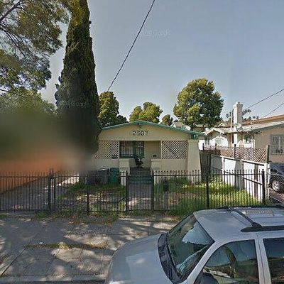 2307 Seminary Ave, Oakland, CA 94605