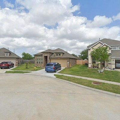 231 Rolling Creek Ln, Dickinson, TX 77539