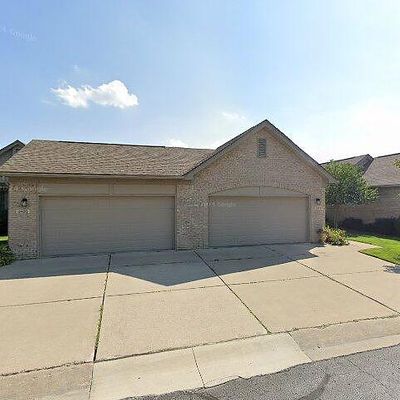 2324 Westmont Cir, Sterling Heights, MI 48310