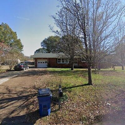 295 Claybrook Dr, Savannah, TN 38372