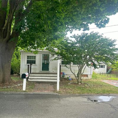 3 Chilton Ave, Kingston, MA 02364