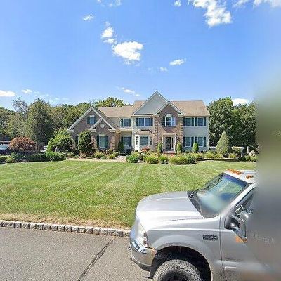 30 Horseshoe Dr, Hillsborough, NJ 08844