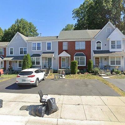 30 Victoria Dr, Aston, PA 19014