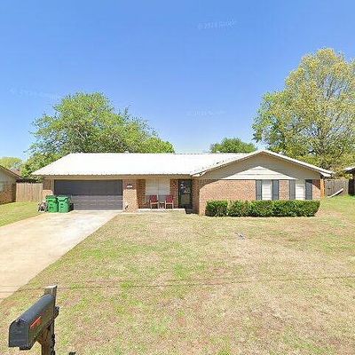 307 Palm Dr, Palestine, TX 75803