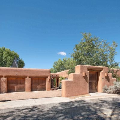 315 Leatherman St, Taos, NM 87571