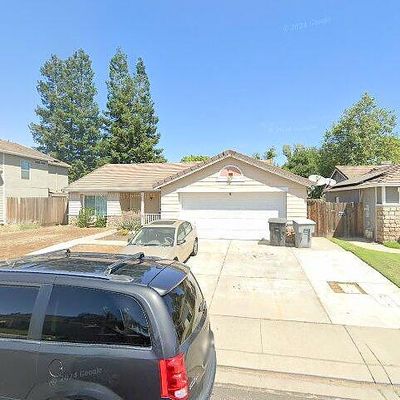 2729 Gleneagles Dr, Riverbank, CA 95367