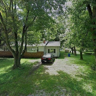 281 E Sprague St, Bement, IL 61813