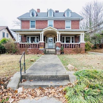 2826 N Patterson Ave, Winston Salem, NC 27105