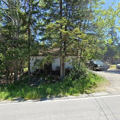 361 Tremont Rd, Bernard, ME 04612