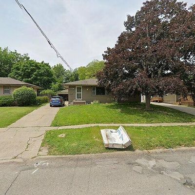 3218 E 26 Th St, Des Moines, IA 50317