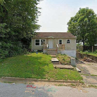 404 Adrian Dr, Saint Louis, MO 63137