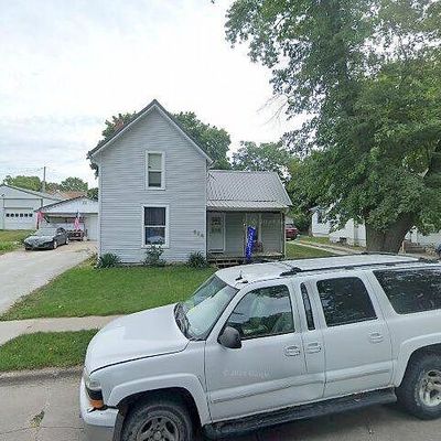 414 S 2 Nd Ave, Washington, IA 52353