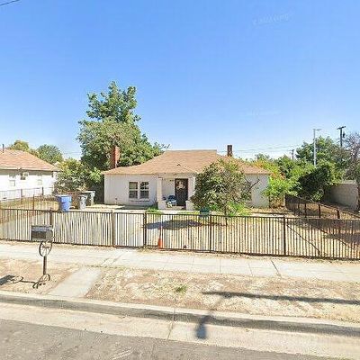 467 W Beechwood Ave, Fresno, CA 93650