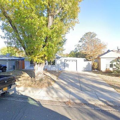 5665 Johns Dr, Sacramento, CA 95822