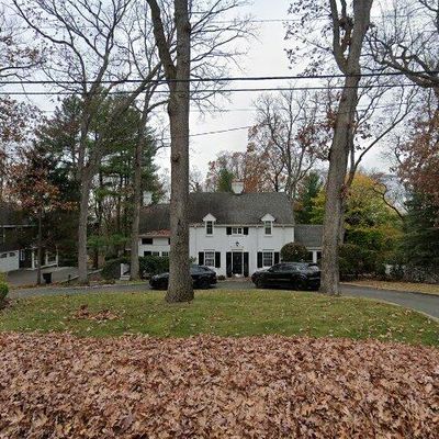 6 Fellscrest Rd, Essex Fells, NJ 07021