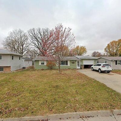 606 2 Nd St Ne, Dyersville, IA 52040