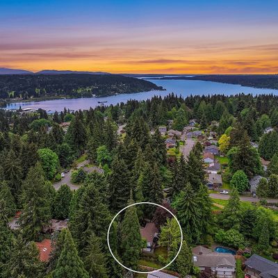 5206 Ne 190 Th St, Lake Forest Park, WA 98155