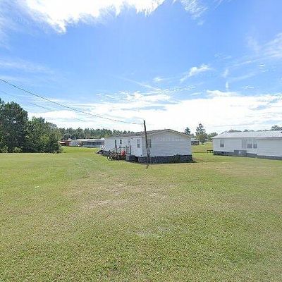 548 Walker Ln, Baxley, GA 31513