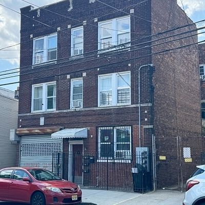 66 Stone St, Newark, NJ 07104