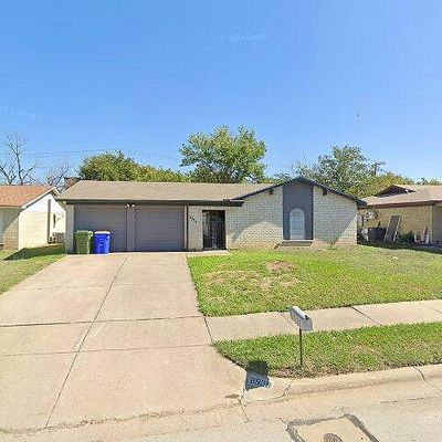 6928 Richardson Dr, Watauga, TX 76148