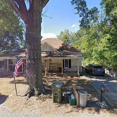 612 Cable St, Thomasville, NC 27360