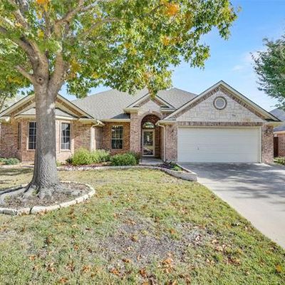 628 Chestnut Ln, Saginaw, TX 76179