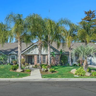 6445 N Lead Ave, Fresno, CA 93711