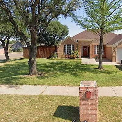 7901 Old Hickory Dr, North Richland Hills, TX 76182