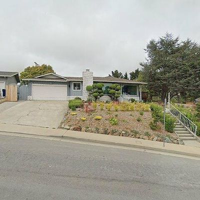 8 Kralj Dr, Watsonville, CA 95076