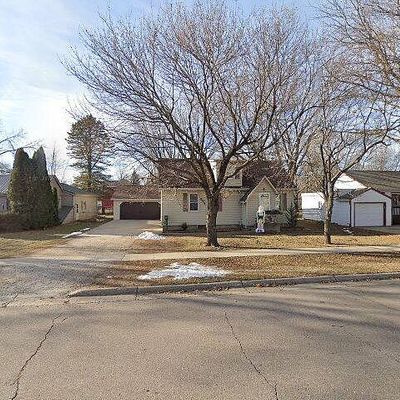 809 N 13 Th St, Estherville, IA 51334