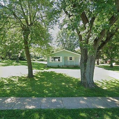 936 E Kinzie St, Riverton, IL 62561