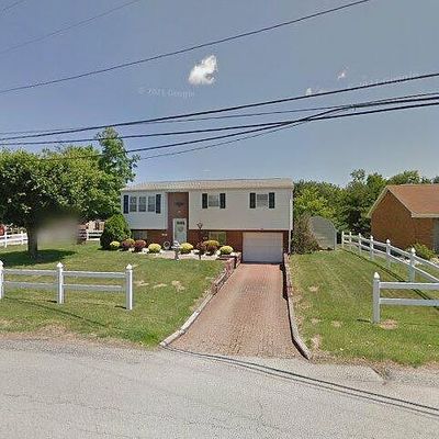 99 Longvue Dr, White Oak, PA 15131