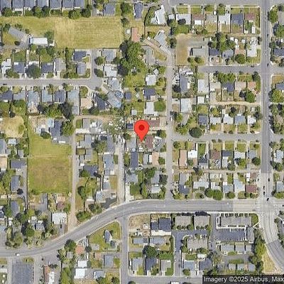 990 Chestnut St, Medford, OR 97501