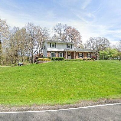 995 Dussel Rd, Kent, OH 44240