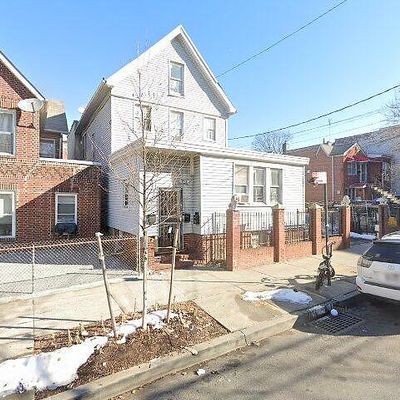 843 E 213 Th St, Bronx, NY 10467