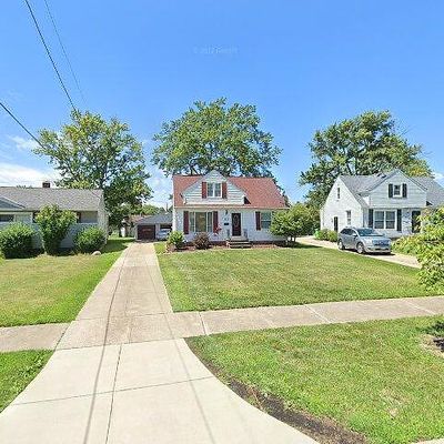 878 High St, Bedford, OH 44146