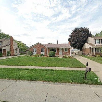 8799 Essen Dr, Sterling Heights, MI 48314