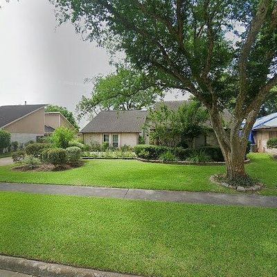 8807 Tavistock Dr, Houston, TX 77031