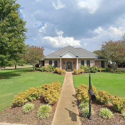 101 Wisteria Dr, Starkville, MS 39759