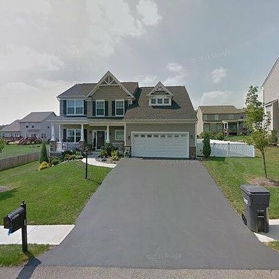 102 Brighton Ln, Mars, PA 16046