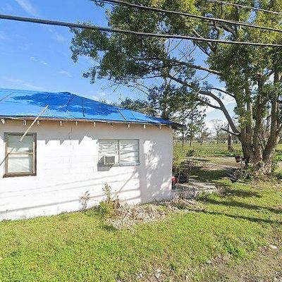 102 Diamond Rd, Norco, LA 70079