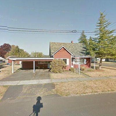 1033 3 Rd St, Cosmopolis, WA 98537