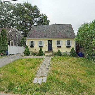 1138 Sassaquin Ave, New Bedford, MA 02745