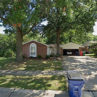 11392 Bristol Rock Rd, Florissant, MO 63033