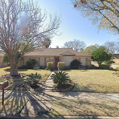 11423 Scottsdale Dr, Meadows Place, TX 77477